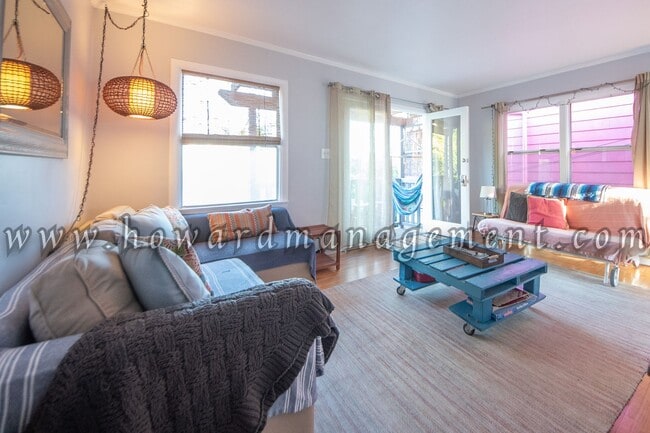 Building Photo - 02500ST