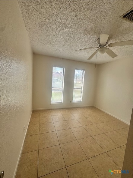 Building Photo - 213 Versailles St