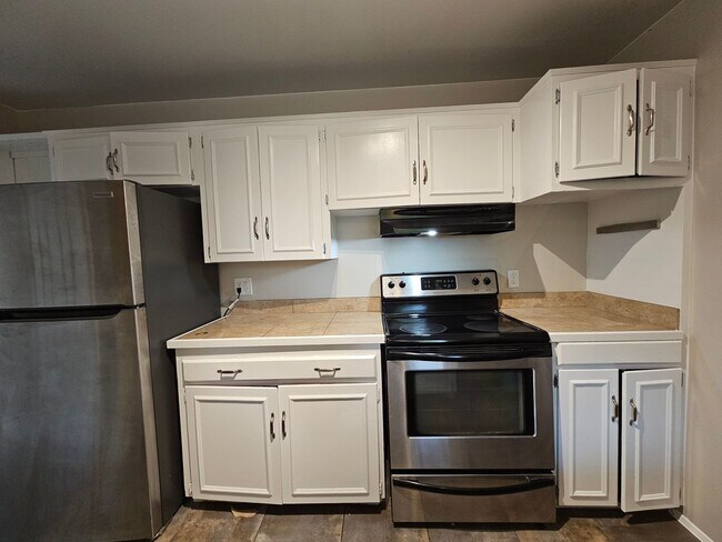 Building Photo - Virginia Village 4 Bed 3 Baths Large Yard Attached Garage Super Spacious!