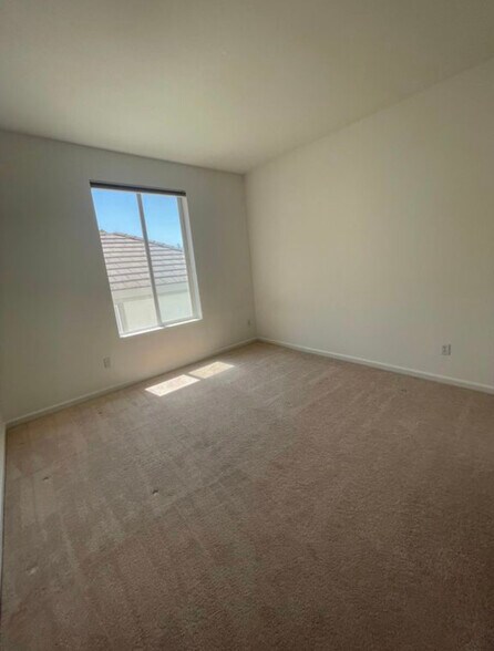 Building Photo - 672 Via Rialto