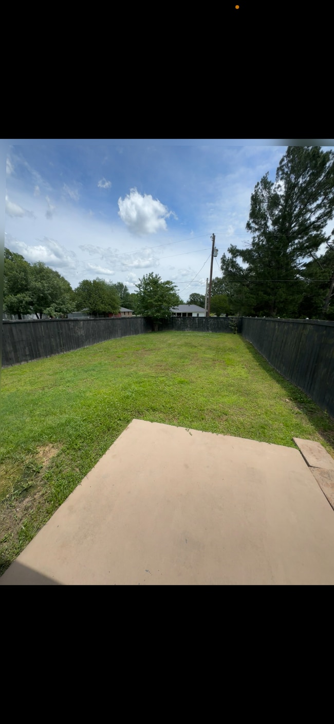 Building Photo - 470