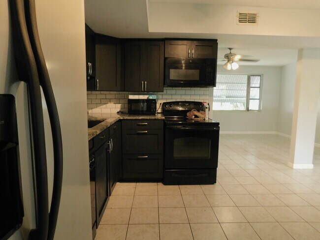 Building Photo - 4173 Highland Loop