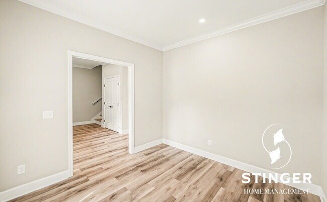 Building Photo - 14 Los Robles Rd