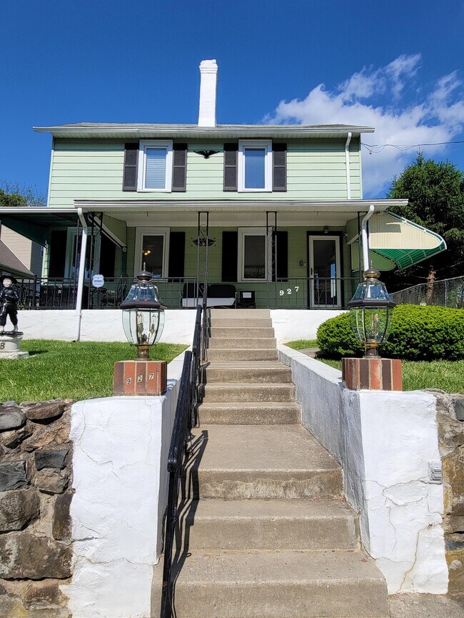 Primary Photo - 927 Mt Pleasant Ave