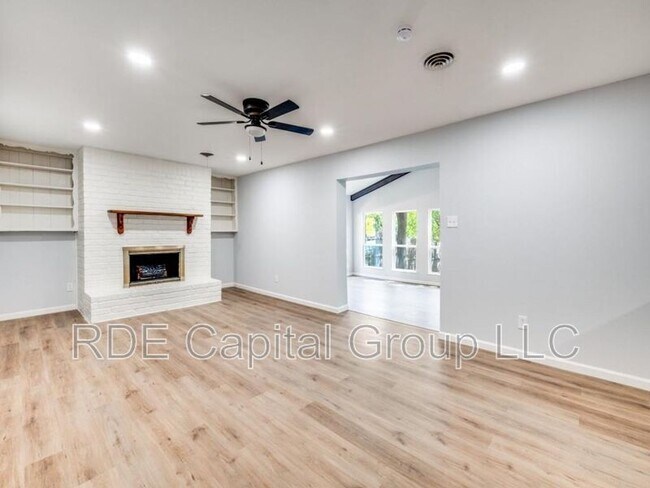 Building Photo - 1108 Wade Dr