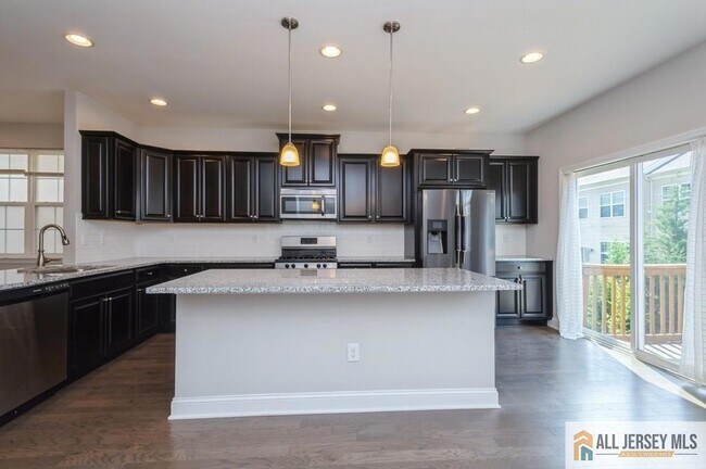 Building Photo - 1601 Hights Farm Rd S
