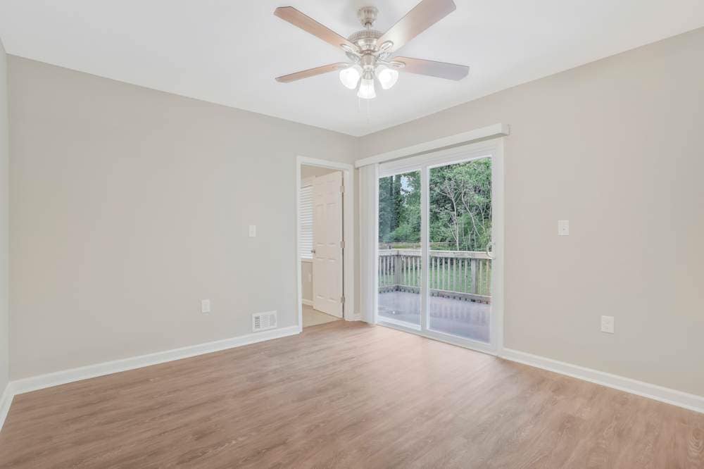 Building Photo - 2148 Green Forrest Dr