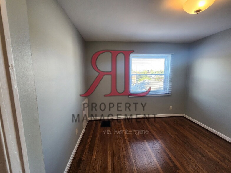 Building Photo - 624 Chatham Rd