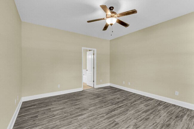 Building Photo - 4 Bedroom 2.5 Bathroom single family home ...