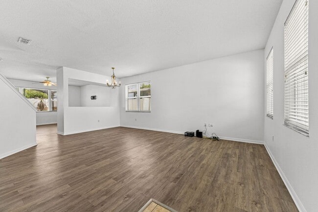 Building Photo - Perfect 4BR two story home with a Pool & Near Disney