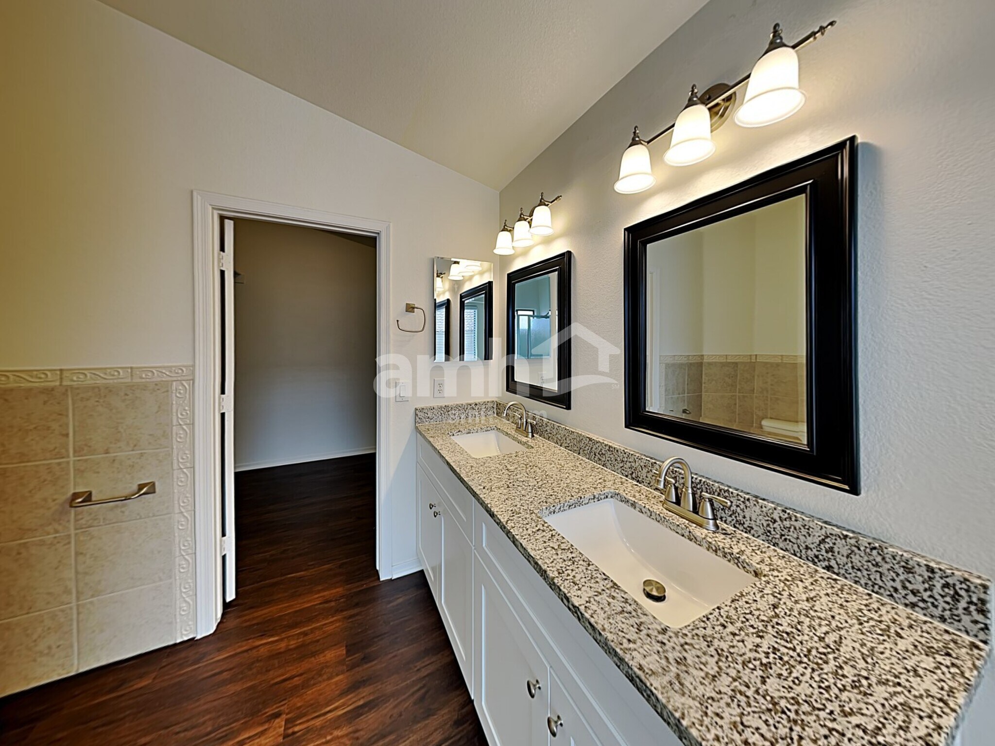 Building Photo - 9803 E Olla Ave