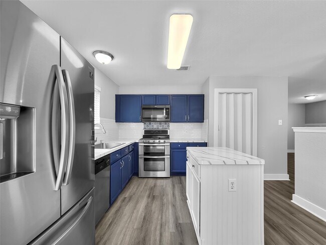Building Photo - 10711 Cobblecreek Way