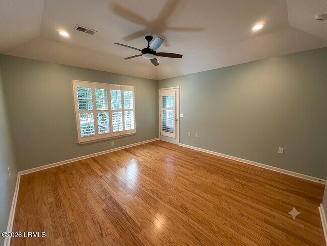 Building Photo - 1305 Rowland Dr