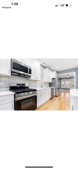 Building Photo - 6935 S Michigan Ave