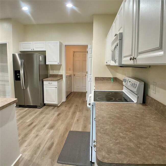 Building Photo - 4052 Alan Dr