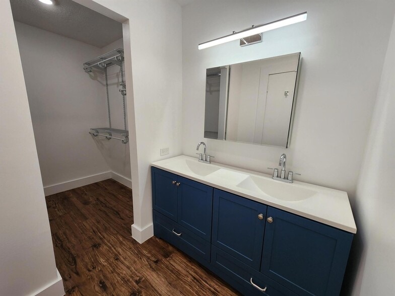 Bathroom 1 - 517 Dotterel Rd
