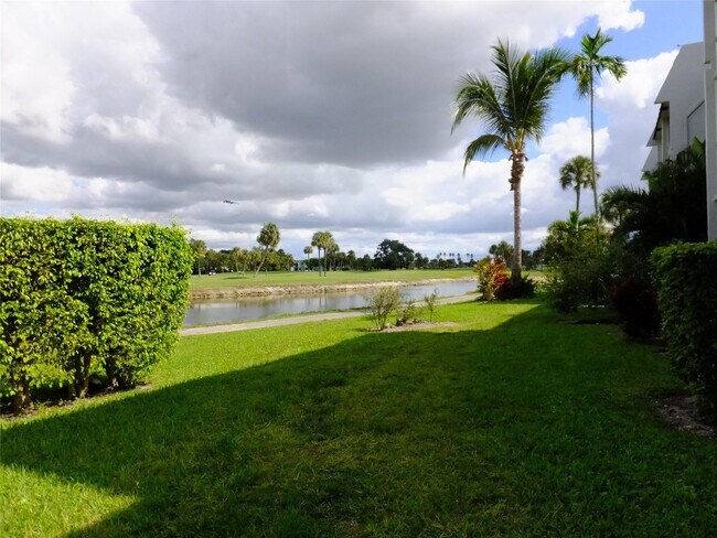 Building Photo - 7807 Golf Cir Dr