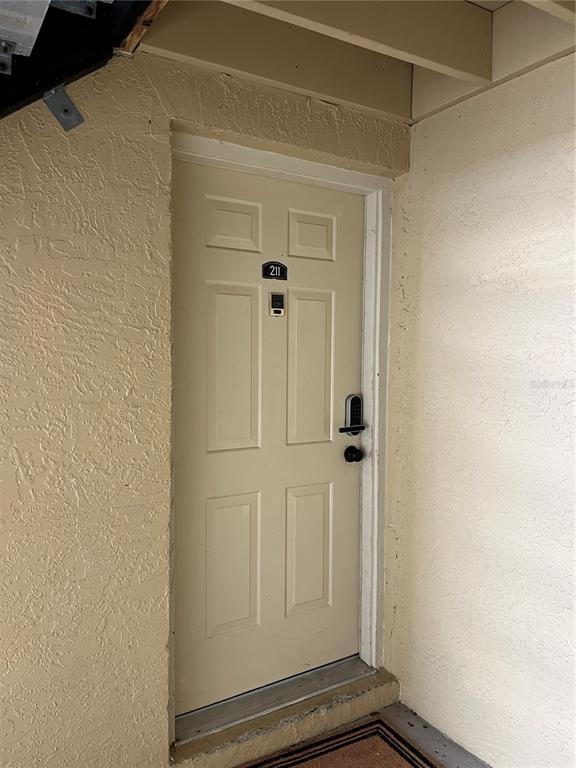 Building Photo - 211 Thorntree Pl
