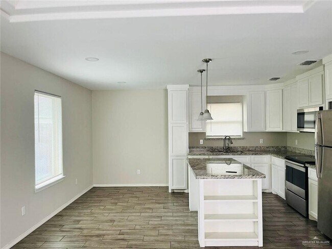 Building Photo - 13 Alta Vista Dr