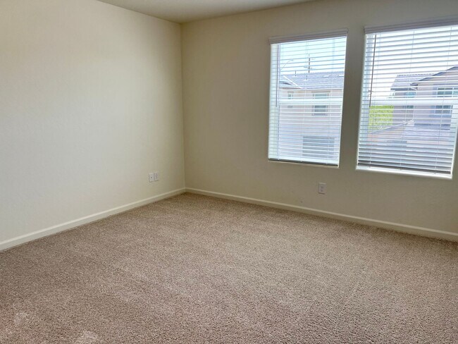 Building Photo - Brand new 3 bedroom / 2.5 bath in Clovis Unified School District