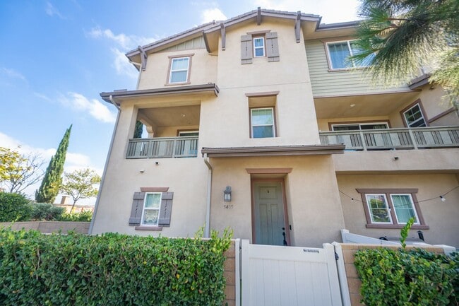 Building Photo - Amazing 3 Bedroom Condo available now! Totally loaded unit, schedule a tour today!