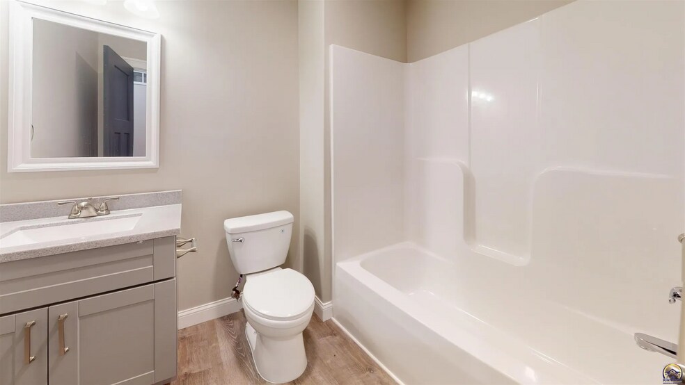 Building Photo - 3755 SW Summerfield Dr