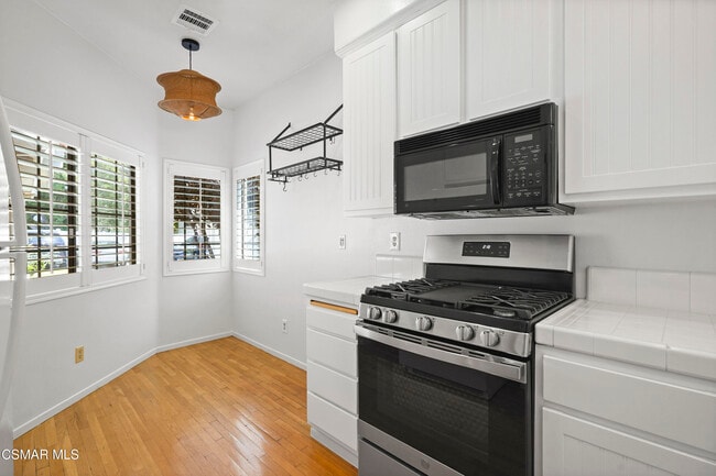 Building Photo - 421 Dante Way