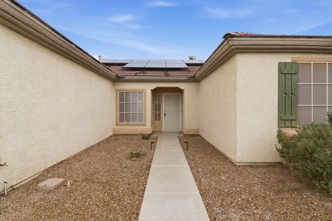 Building Photo - Discover comfortable single-story living in this inviting 3-bedroom, 2-bathroom home offering 1,7...