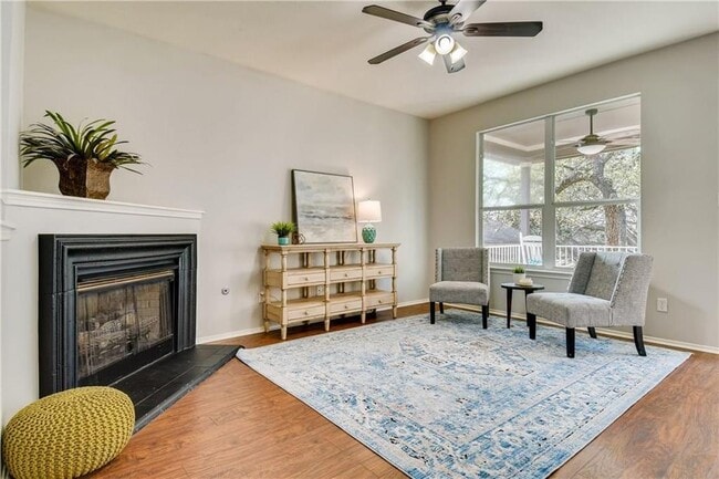 Building Photo - 903 Peyton Pl