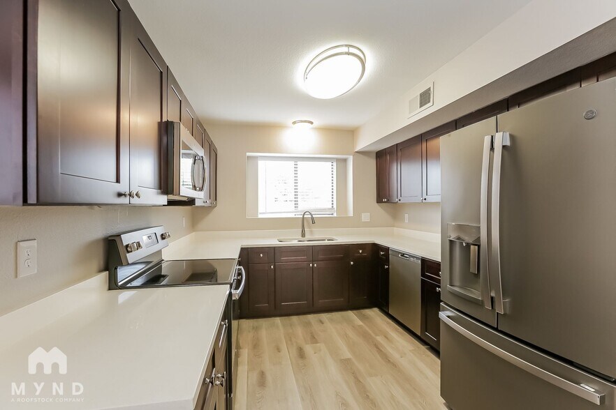 Building Photo - 4545 N 67th Ave