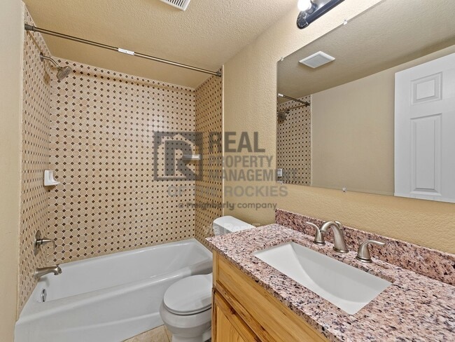 Building Photo - 509 Jansen Dr