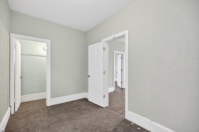 Building Photo - 3356 W 44th St