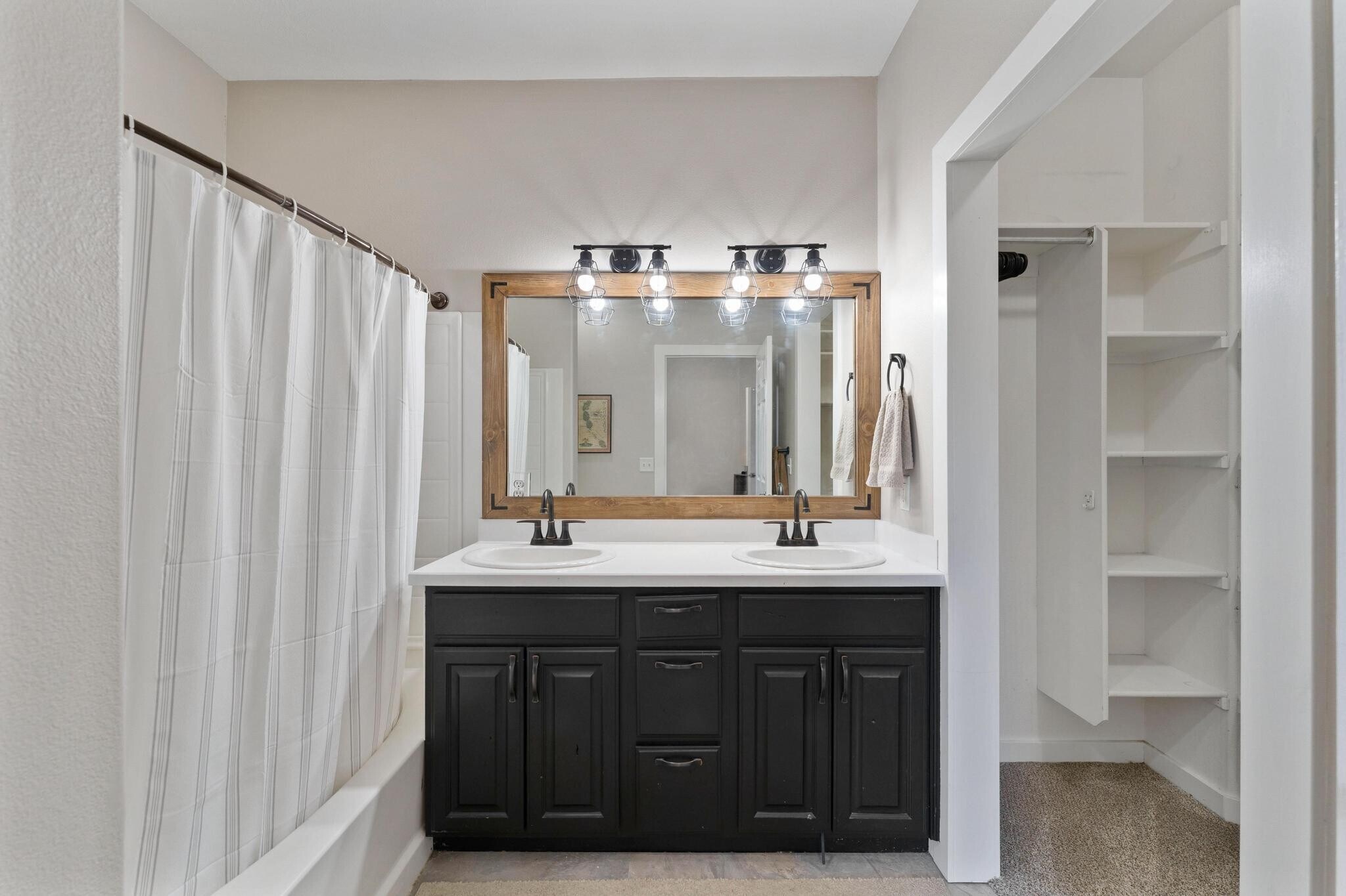 Building Photo - 1546 W 110 N