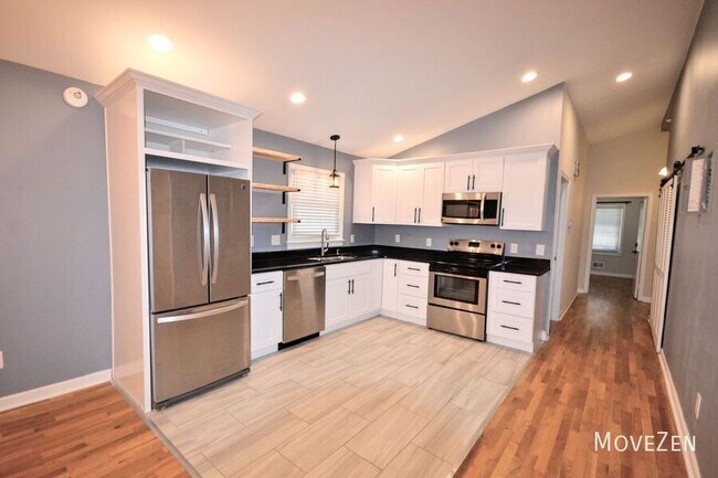 Building Photo - 23 Beauregard Dr