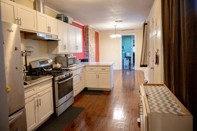 Building Photo - 1116 Mandeville St