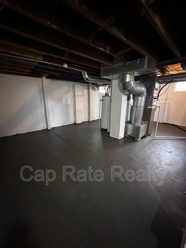 Building Photo - 2359 McGuffey Rd
