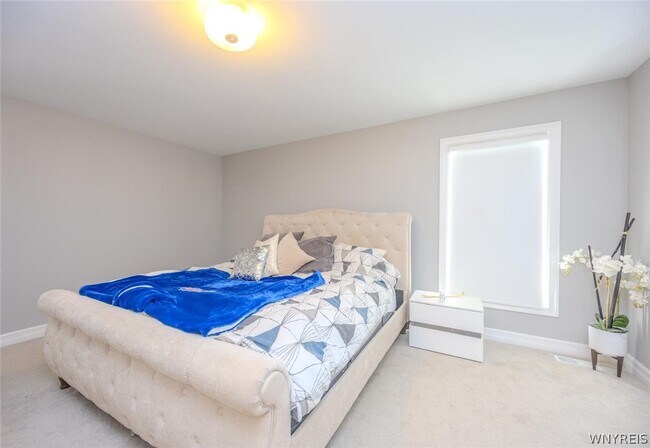 Building Photo - 46 Eagleview Dr