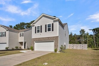 Building Photo - 4 Bedroom 3 Bath Home in Summerville!