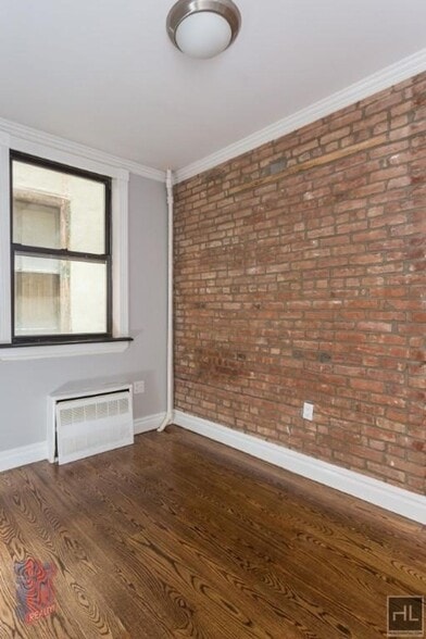 Building Photo - E 9TH ST.