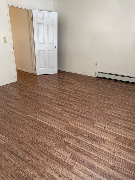 Building Photo - 1524 Meylert Ave