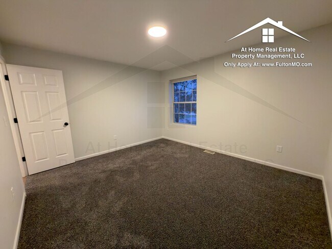 Building Photo - 1011-1013 Greystone Court