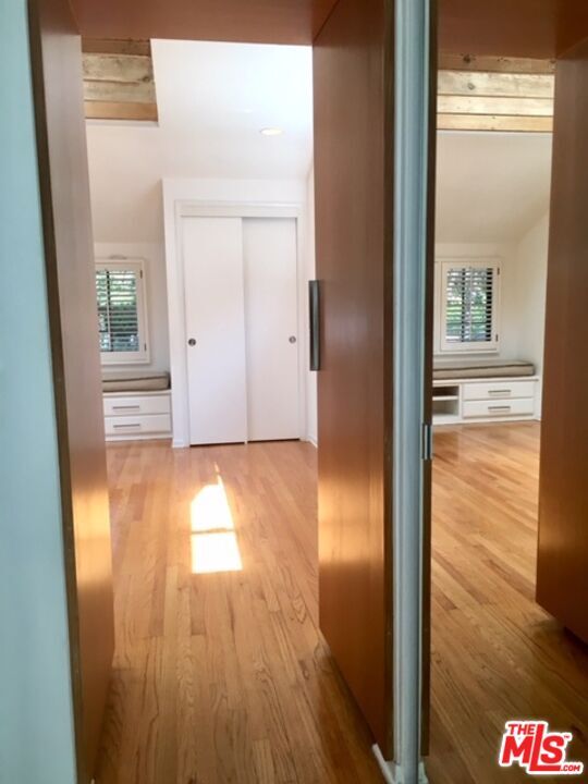 Building Photo - 4031 Hollyline Ave