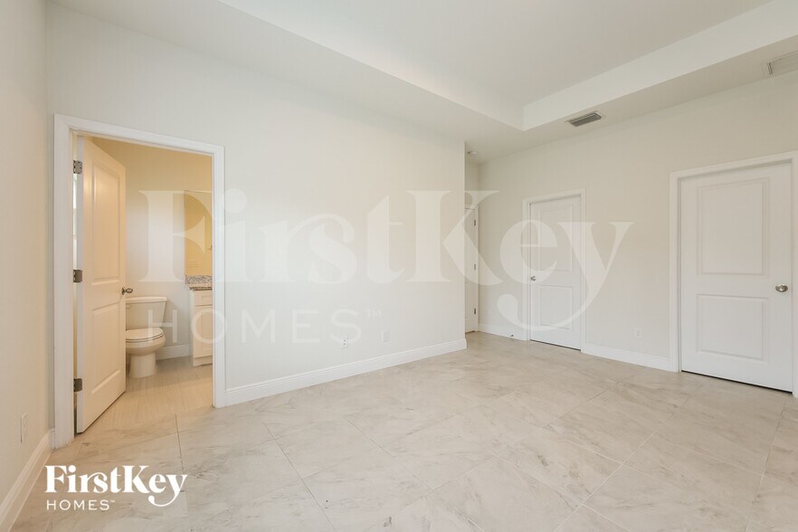 Building Photo - 4451 Sargon Ave