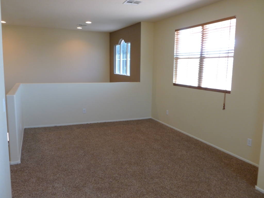 Building Photo - 5717 Leonidas St