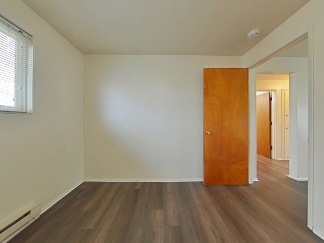 Building Photo - WINTER SPECIAL ~ $735 OFF FIRST MONTH RENT