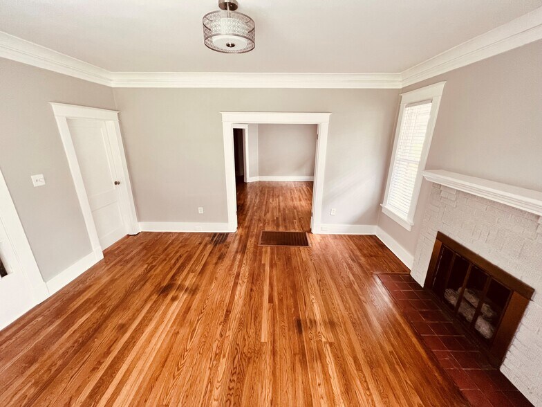 Living Room - 485 S Reese St