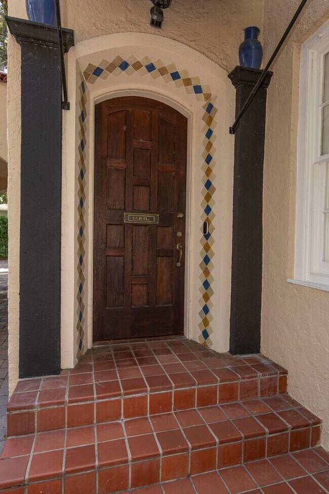 Building Photo - Spacious 4-Bedroom 1930's Mediterranean Home in College Park