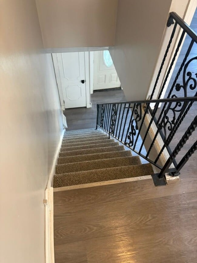 Building Photo - Gorgeous 3-Bedroom Townhome in Holmesburg! Available NOW!