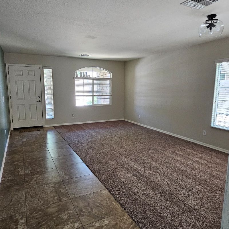 Building Photo - 2751 W Sunland Ave