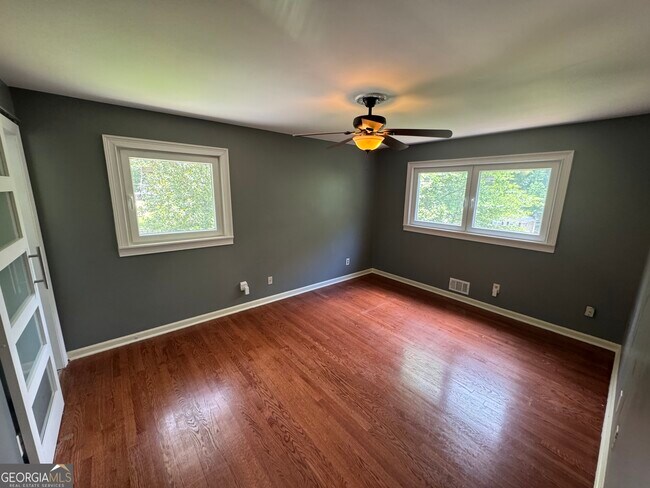 Building Photo - 4977 Rockbridge Rd SW